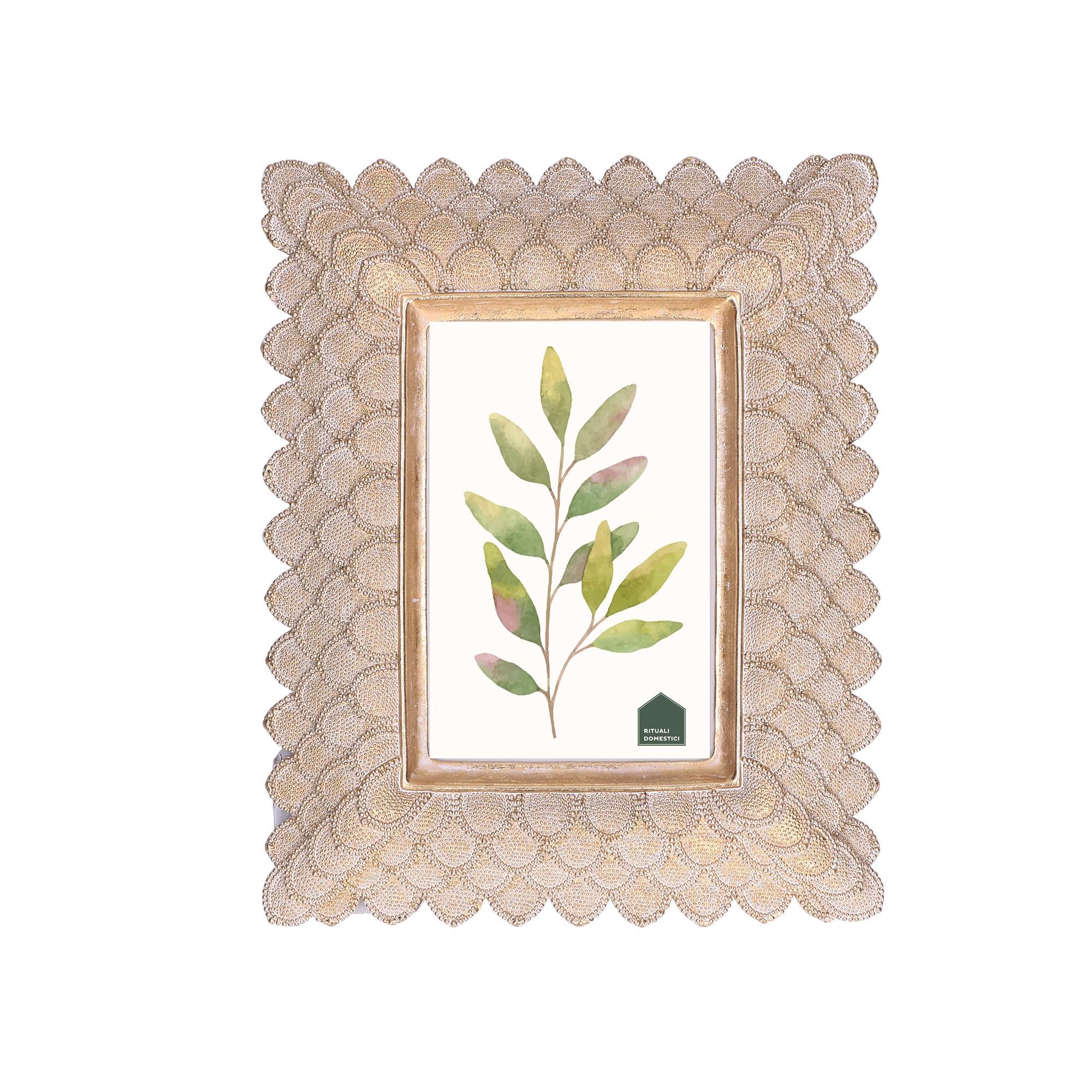 DOMESTIC RITUALS - Tiguardo Photo Frame Gold Scales Resin 10x15cm