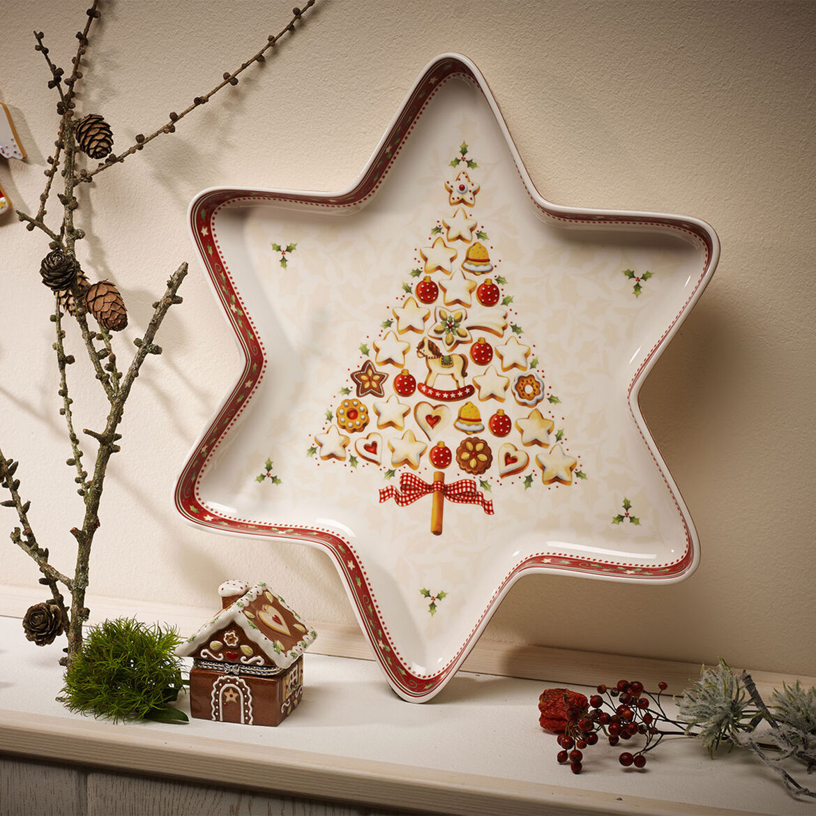 VILLEROY &amp;amp; BOCH Winter Bakery Delight Large Star Cup 37.5x33cm