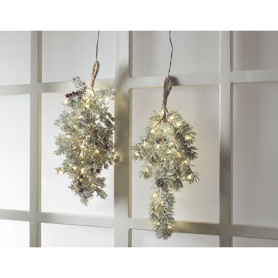 MASCAGNI CASA - Christmas Snowy Fir Branch H 50 cm w/ 40 Lights and Pine Cones Christmas Decorations