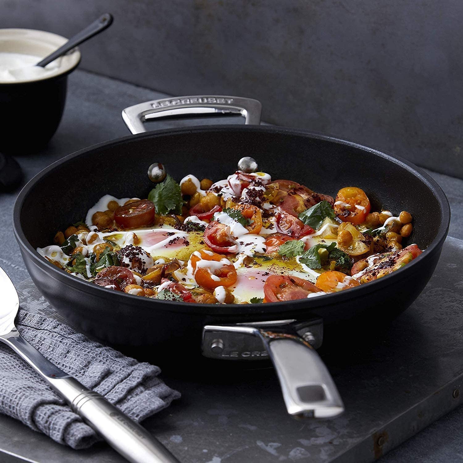 LE CREUSET High Non-Stick Frying Pan with Long Handle 26cm Aluminium