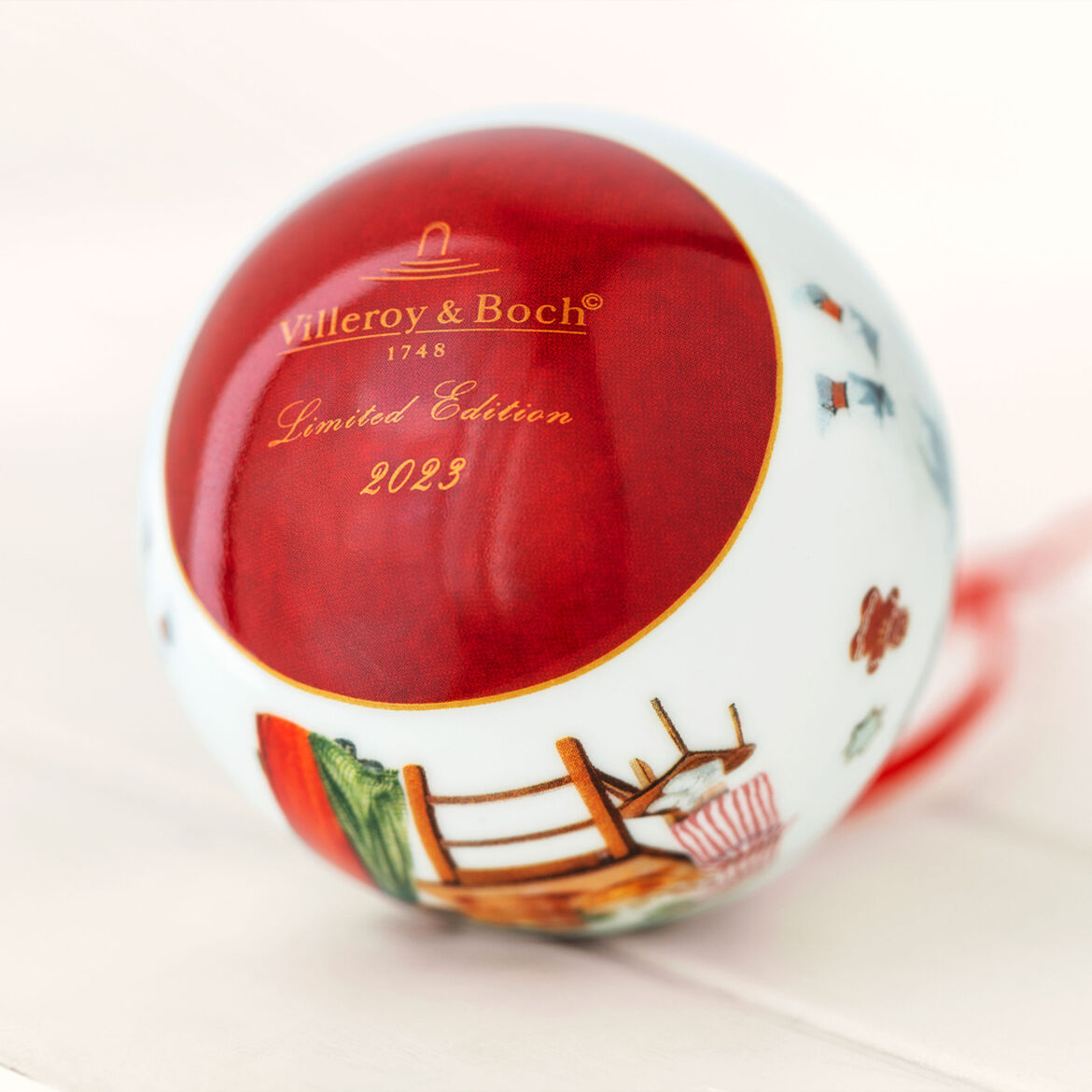 VILLEROY &amp;amp; BOCH Annual Christmas Edition 2023 Ball Sphere 8cm Porcelain